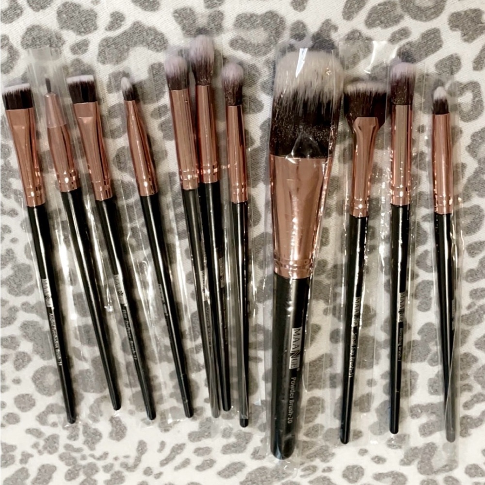 Gold and Black Makeup Brushes & Tools Set